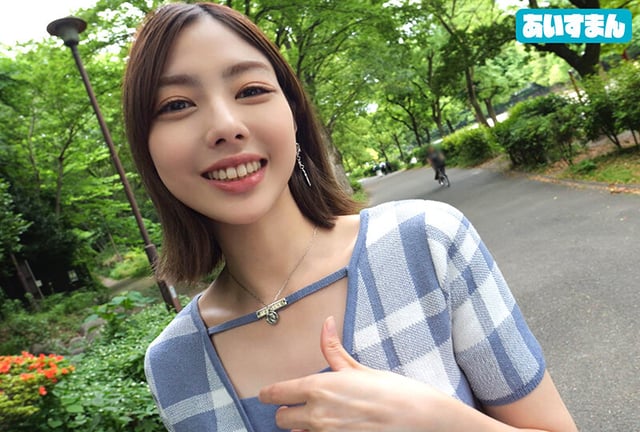 最近ドSセフレと別れて欲求不満ヤリたいハメたい〇されたいド淫乱ドMちゃんww界隈騒然、SNSで毎度炎上必至の超過激投稿をしている変態ビッチの正体はスレンダー美人読モりなさん35歳 2