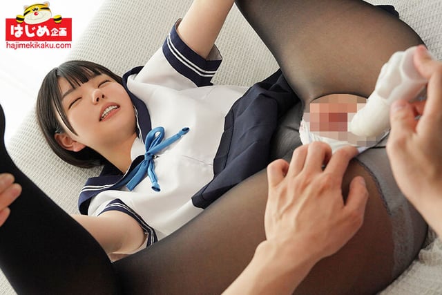 ちびっこ女子限定のムレムレ黒パンストJ系まんぐりイキ我慢チャレンジ！ 電マ＆指マン刺激に耐えてポーズ10分間キープ出来たら100万円！ 罰ゲームは連続お漏らし痙攣が止まらない敏感ワレメちゃんにデカチン激ピストン種付けプレス！ 4