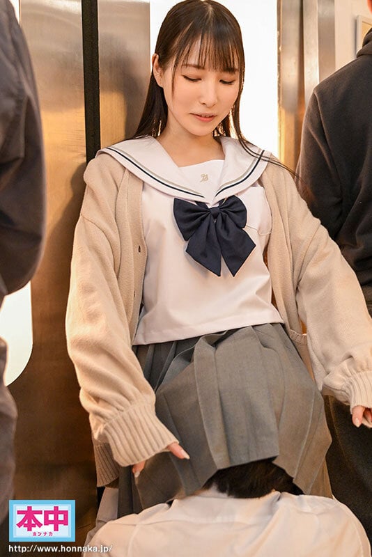 電車通学中、こっそり痴●中出しさせてくれるクラスメイトの香水さん 香水じゅん 5