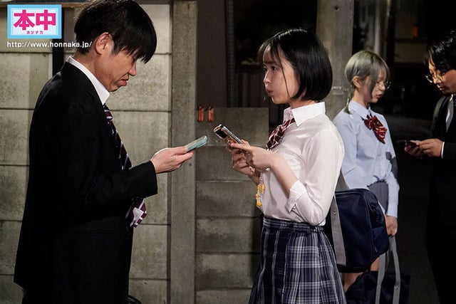 家出少女を拾って、ワンルーム合法共同生活ノーハンド中出しSEXで触らないように抵抗したら、家出少女の痴女化がエスカレート ひなたなつ 1
