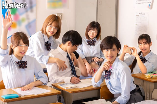 99.4％が女子！の学校に入学したらクラスメイトは女子ばかりでモテまくり！休み時間、授業中関係なく誘惑されまくりでヤラレまくり！楽しいやら… 1