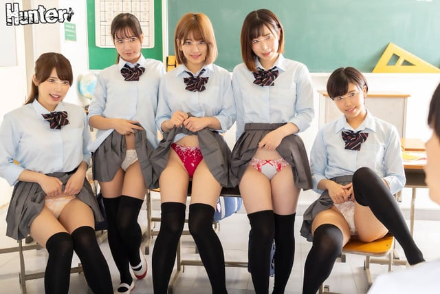 99.4％が女子！の学校に入学したらクラスメイトは女子ばかりでモテまくり！休み時間、授業中関係なく誘惑されまくりでヤラレまくり！楽しいやら… 2