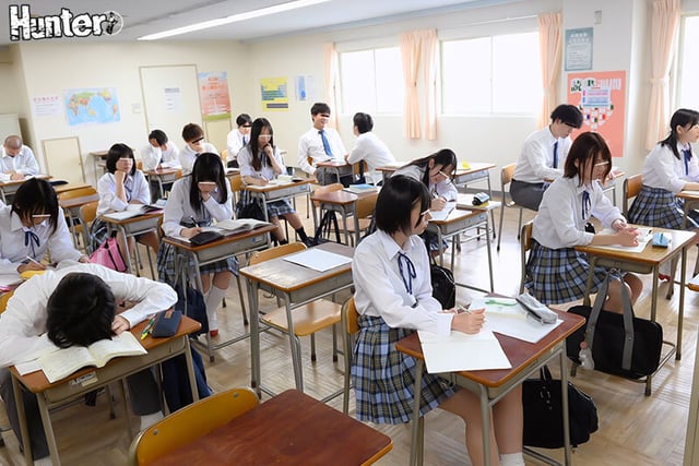 だれとでも定額挿れ放題！3周年記念！10人特大ver！月々定額料金さえ支払えば、校内の女子生徒や女教師でも誰でも挿れ放題！ 2