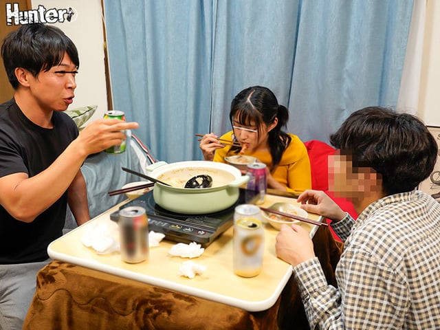 「いつもより濡れちゃった…」こたつ内NTR!親友の前で親友の彼女とこたつの中でバレないようにこっそり濃厚セックス! 1