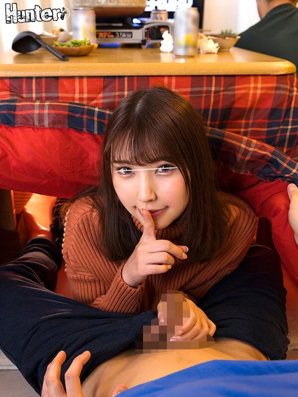 「いつもより濡れちゃった…」こたつ内NTR!親友の前で親友の彼女とこたつの中でバレないようにこっそり濃厚セックス! 2