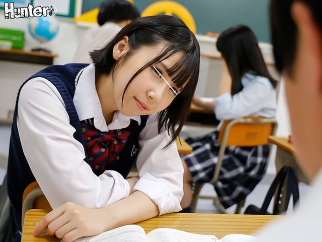 『中に出していいよ！』『他に出す所ある？』『どうする？我慢できる？』ロングスカート内でこっそり挿入しちゃう小悪魔女子は夜行バス、電車、… 6