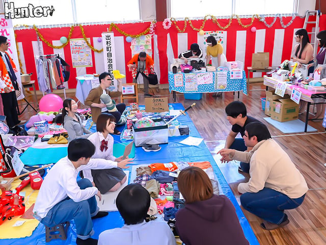 だれとでも定額挿れ放題！挿れ放題ニュータウン 町ごと全部挿れ放題SP編 月々定額自治会費さえ支払えば町内のあらゆる場所（コンビニ、飲食店、バザー会場、スポーツジム…等）人妻やら学生やら誰にでも挿れ放題！ 2