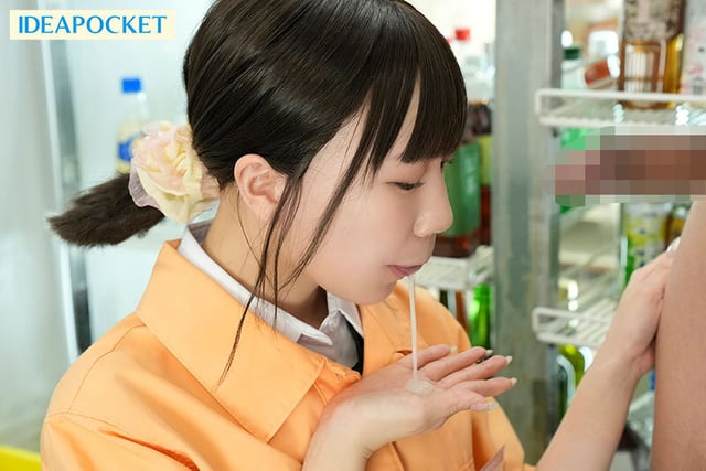 ボクの出勤に合わせてシフト出す小悪魔J刑女子のイタズラ囁きハニートラップ 学生バイトちゃん奥さんと客にバレずに店内不倫NTR 日向由奈 3