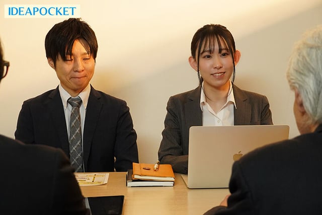 出張先が記録的豪雨で妹みたいな先輩と突然相部屋に… 童貞の僕に悪ふざけ誘惑してくる女上司の意外すぎるスリム巨乳に我慢できず朝まで何度もSEXしまくった 月城りり香 1