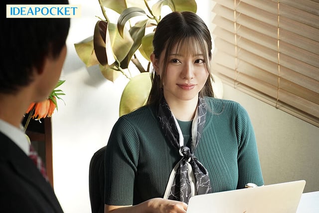 出張先で高嶺の花の女社長と相部屋に… 圧倒的美巨乳にフル勃起した童貞の僕を受け入れてくれた優しさに甘えて朝まで暴走むしゃぶりつき性交 ひなの花音 1