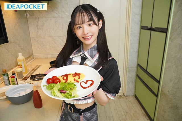 天真爛漫で僕のことが大大大好きなアニメ声美少女がくっさ~いザーメンをニコニコ受け止めてくれる大量顔射オナサポ同棲生活 山田鈴奈 4