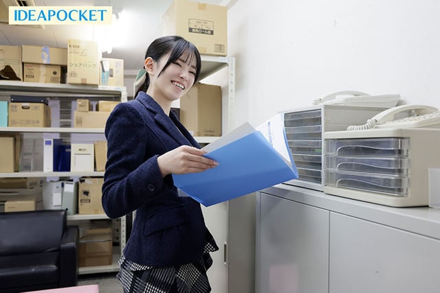 仕事もプラべも充実してそうな美女キャリアウーマンなのに エッチな話に弱い恥ずかしがり屋さん 第一印象と中身とのギャップが凄く可愛い社長秘書AVデビュー 安西澪 3