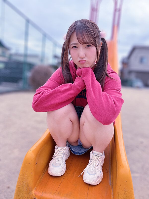 おじさんといっしょ。ママと喧嘩した家出○女のやわらかい隙間にぶち込んだオヤジ棒で覚醒した激潮噴射 山口由愛 1