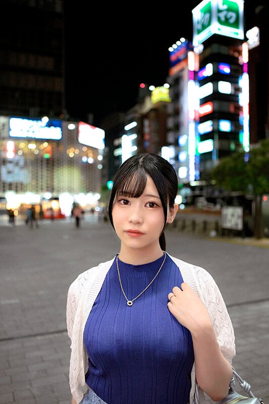 「あなた、許して…。」夫との平凡なSEXでは物足りない美人妻たちが高級なTバックを履いて下半身を恥じ晒す 1