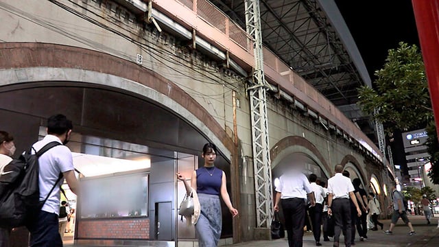 「あなた、許して…。」夫との平凡なSEXでは物足りない美人妻たちが高級なTバックを履いて下半身を恥じ晒す 2