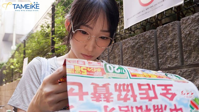 筋肉バリキレ!性欲異常!男の汗と精子の匂いでドスケベ覚醒する肉食妻のエグい程下品な汗だくち○ぽトレーニング 蓮実クレア 1