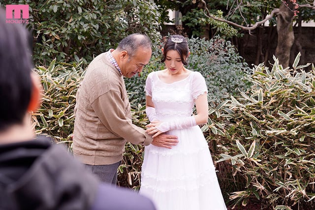 孕んだのはどっちの子?夫との子作りSEXの後、同居する義父に中出しされ続けた末にデキたのは… 森沢かな 1