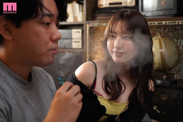「媚薬使っていきなり白目剥いちゃうかもしれないの、恥ずかしいからさ…」 私と媚薬エッチしない？ 東京で彼氏ができたという幼馴染が田舎に帰省中にボクを実験台に媚薬SEXを試してきました… 一ノ瀬あおい 1