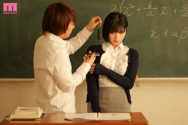 学校内どこでも寸止めリモバイ調教 イッたら最後…絶倫生徒たちの中出し沼に堕ちた新任教師 石原希望 3
