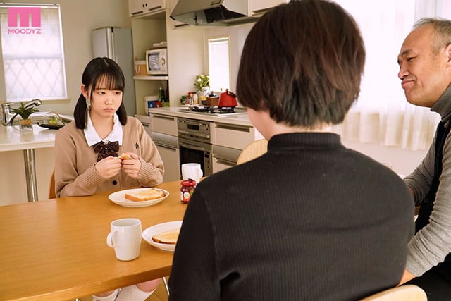 妻が帰省した3日間発育しきって喰い頃な巨乳連れ子を一生分ヤリ貯めした。 桜ゆの 1