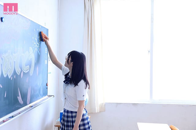 いつもボッチの地味っ子文学少女は都合のイイぼくら専用のザーメンシャワーオナペット 輝星きら 2