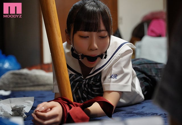 「みあちゃんに彼氏が出来たなんて…」 10年分の片思いが爆発する隣人の異常性欲オヤジが媚薬でキメセク監禁 ゴミ部屋で汗だく失禁いいなり同棲させられた3日間 七沢みあ 1