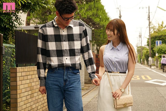 裸も見たことない。付き合いたての彼女。一緒に参加したサークル飲み。 僕が酔い潰れたそばでヤリチンDQN達にドロ酔い串刺し輪●で何度も中出しされていたなんて… 小野六花 2