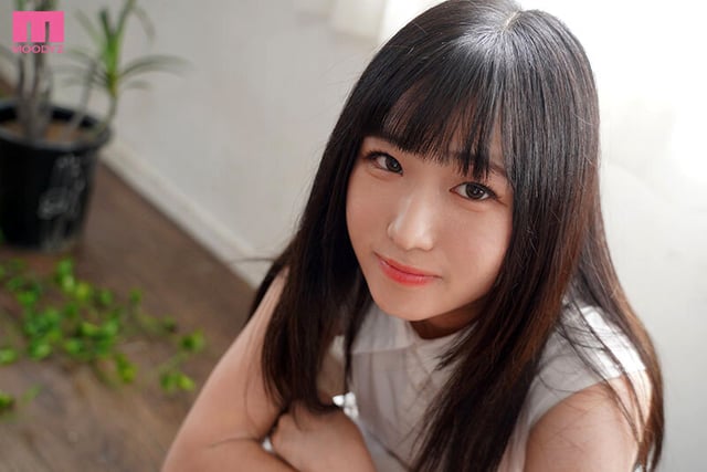 新人 永遠の少女AVデビュー 岡田奈々 1