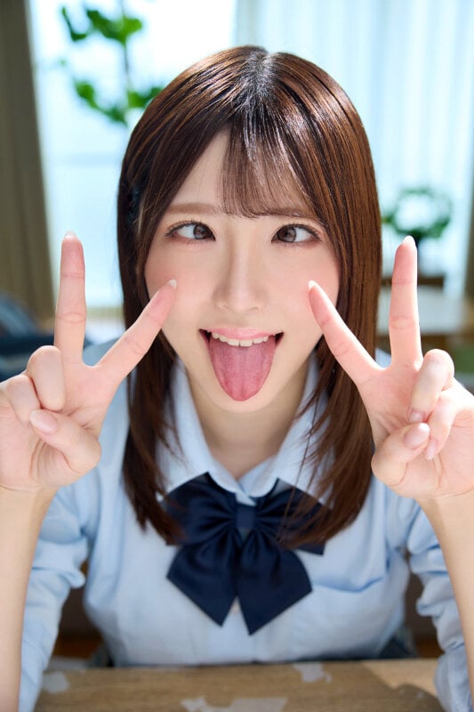 顔シコ！顔面ドアップ誘惑主観 年の離れた従妹が覚えたてのアヘ顔見せつけ挑発でボクの欲情を掻き立ててくる…。皆瀬あかり 1