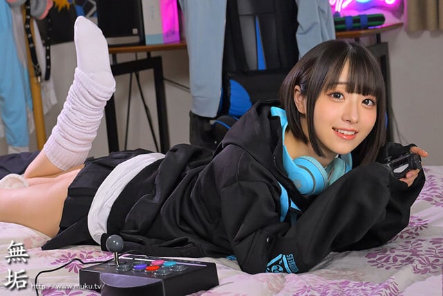 いつでもおま×こ使い放題! ゲームしながら自由にハメさせてくれるドスケベ引きこもりゲーマー妹 小島みこ 2