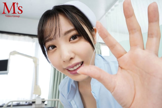 癒しの笑顔でシコシコどぴゅッ! めちゃカワ手コキ美少女ナース ささやき淫語と緩急手コキで最高の射精に導いてくれるヒーリング手マ○コ看護 白桃はな 9