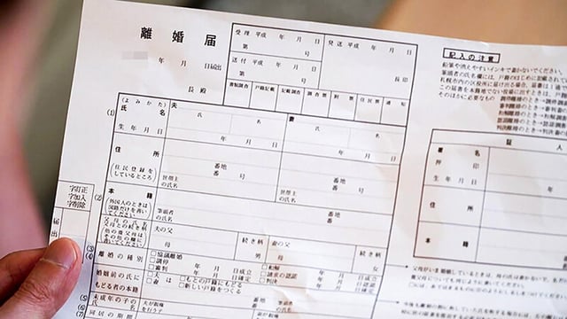 嫁の母親 バカ嫁が浮気して出てったので嫁の母親を呼びつけて抗議したら…「娘がごめんなさい…戻るまで家のこと私が代わりにしますから…」なんて言うもんで嫁の代わりに色々やらせた件 葉月保奈美 14