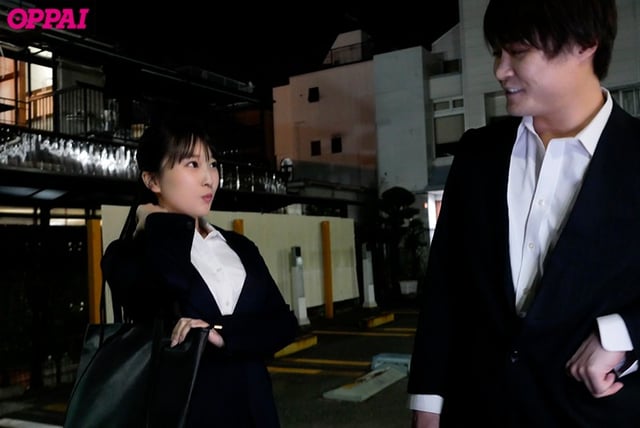 会社の飲み会で終電を逃した僕に「うちに泊まっていきます?」と巨乳の後輩女子が小悪魔な囁き。部屋着の胸チラ誘惑に負けて何度もSEXした 月野かすみ 1