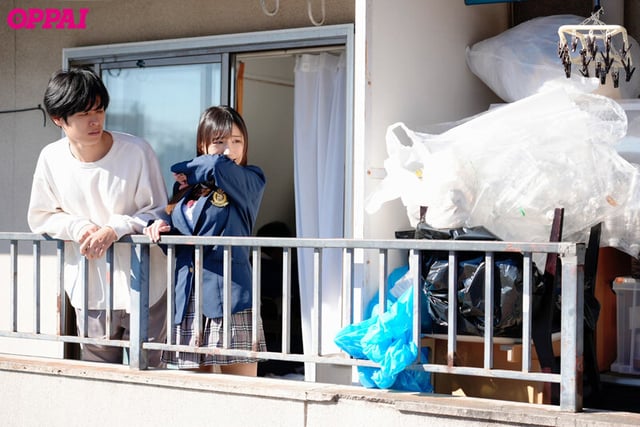 隣家のゴミ部屋へ苦情を言ったらコドおじが性欲モンスター化！異臭の中で絶対に逃がさない抜かずの孕ませ絶倫ホールド中出し 楪カレン 1