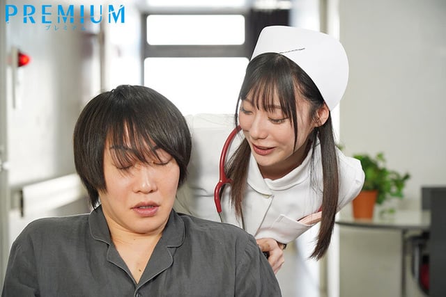 彼女の先輩でナースの三好さんに絶倫ペニスがバレて…入院中ず～っと密着あまあま中出し誘惑でぶっこ抜かれまくったボク。 三好佑香 3