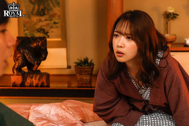 朝起きたら部屋に浴衣がはだけた後輩女子社員！いつも生意気で悪態ばかりついてくるのに、甘えてきたので… 二葉エマ 1