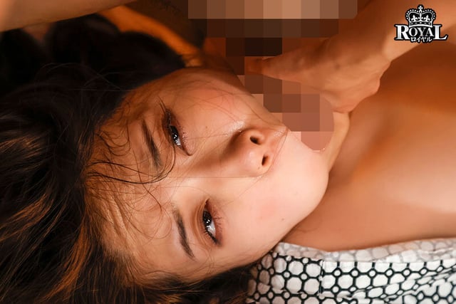 朝起きたら部屋に浴衣がはだけた後輩女子社員！いつも生意気で悪態ばかりついてくるのに、甘えてきたので… 二葉エマ 18