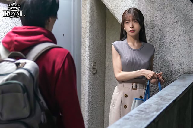 毎日泊まりに来る彼氏持ちの女友達から無自覚に誘惑され、勇気を出せず生殺し状態になった僕.。 逢坂希穂 16