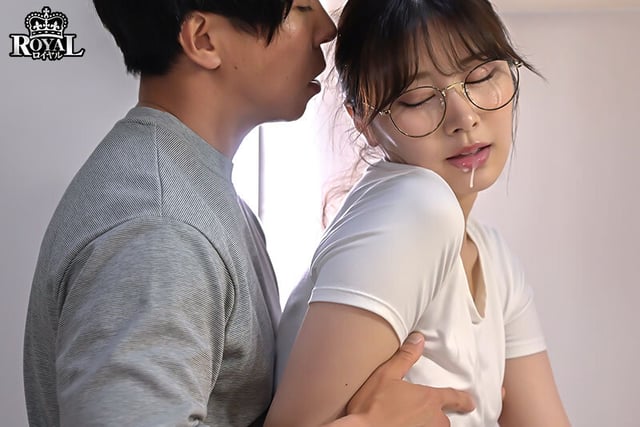 清楚で超内気な義妹を連日チクハラしてたら超敏感早漏体質になってイキまくり!下品な顔してイキまくる変態女子に豹変。 鳳みゆ 9
