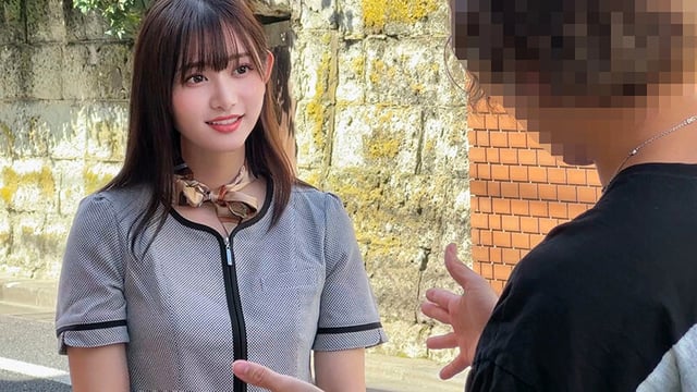 街で働くかわいい女の子をガチナンパ＆その場でガチ本番交渉！真面目そうに見える制服系お姉さん！なんか普通に仕事してます感出てますがエロオーラ全開のムンムンビームの方が溢れ出てますよ！ 16