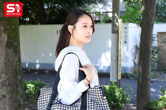 強靭な射精依存の暴走チ●ポ達を手厚く受け入れ身体を張った全力健診サポートでトロけるような快感射精へ誘う現役看護師 桜みお 2