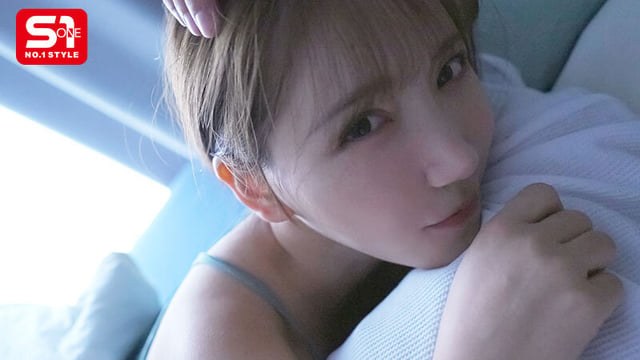 ヤリサーの男達に雑に寝取られといてピースなんかすんなよ… 僕の大切な年下彼女が大学のチャラ男たちとノリノリSEXを楽しんでいた…。 三田真鈴 1