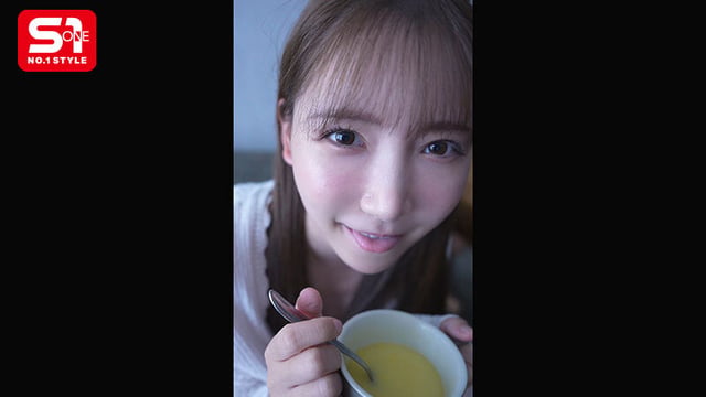 ヤリサーの男達に雑に寝取られといてピースなんかすんなよ… 僕の大切な年下彼女が大学のチャラ男たちとノリノリSEXを楽しんでいた…。 三田真鈴 2