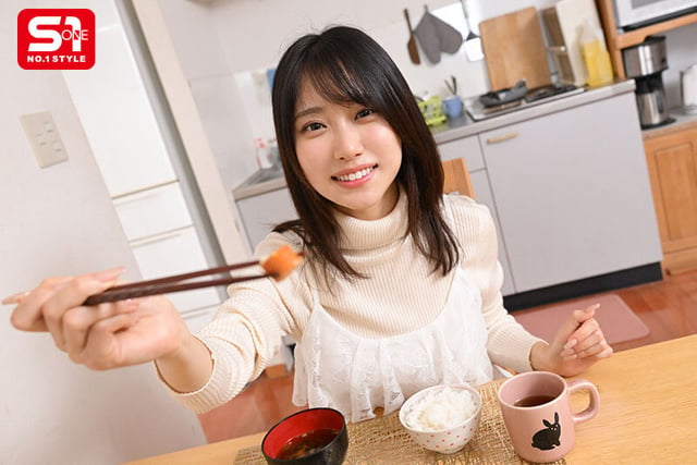 【※脳破壊注意】 やっと出来た初カノジョの正体は… テニサーの男全員とノリでSEX！ 「ヤッちゃう？」が口癖の チンハメビッチでした…。 安達夕莉 1