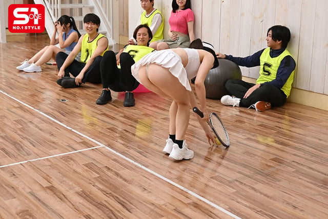 【※脳破壊注意】 やっと出来た初カノジョの正体は… テニサーの男全員とノリでSEX！ 「ヤッちゃう？」が口癖の チンハメビッチでした…。 安達夕莉 5