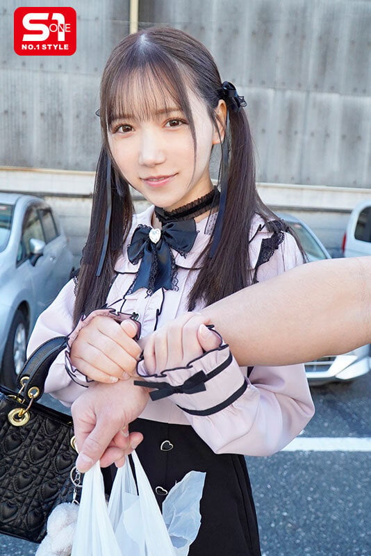 「あなたのシコシコ、絶対に手伝いたい」助けたメンヘラ美少女が僕に完全ラブ依存!どんなこともシテくれる異常な愛情オナニーサポート 三田真鈴 1