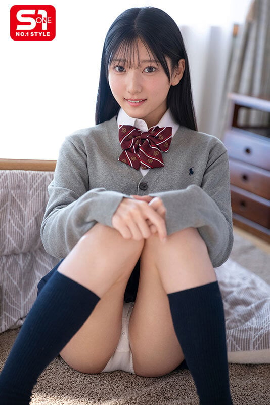 清楚な妹の不注意パンチラに飛び込みたい。可愛い義妹と僕の年末年始の出来事― 初美なのか 1