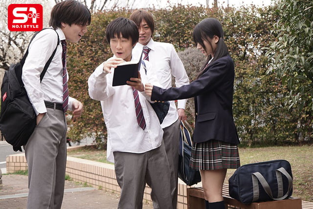 昔イジメてた地味系女子に10年後に再会したら…かわいい痴女に大変身！精子透明になるまで搾り取られたリベンジヌキ同窓会 榊原萌 3