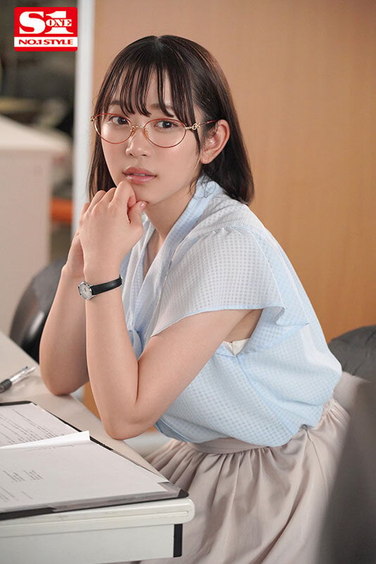 上司のことが大嫌いなのに！童貞だと知った日から上司を喰べたくて喰べたくて震えている【性癖:童貞喰い】の新卒女子入社しました 架乃ゆら 1