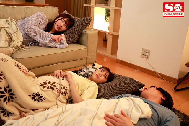 Gカップ同級生2人組が僕の家で勉強合宿！休憩の度にエロいことが！ 安達夕莉 宇野みれい 2